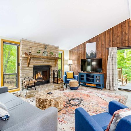 Villa Modern W Fire Pit Deck, Grill & Hot Tub Berkeley Springs Esterno foto