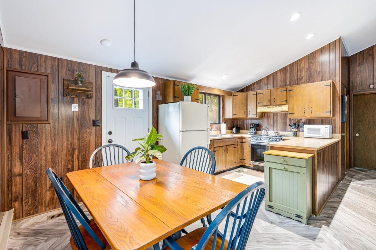 Villa Modern W Fire Pit Deck, Grill & Hot Tub Berkeley Springs Esterno foto